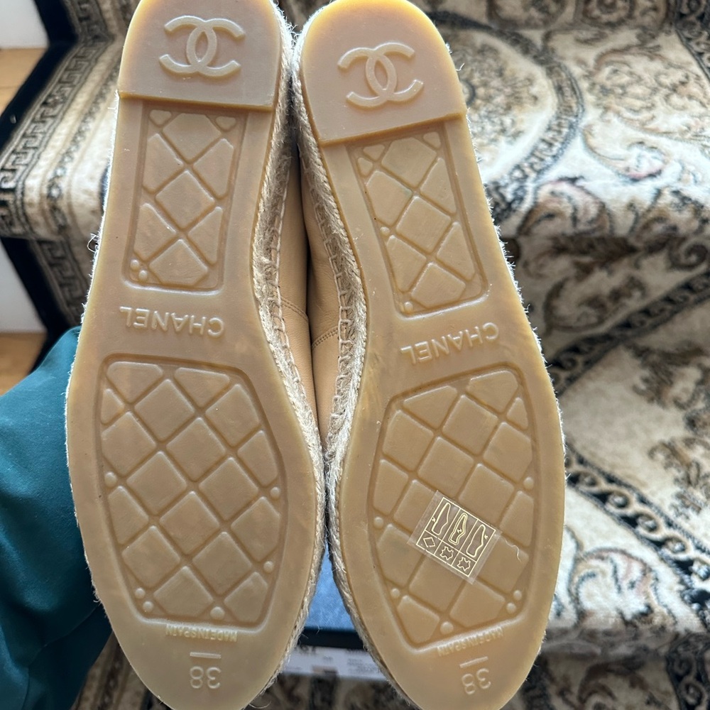 CHANEL Tan and Black Espadrilles (NEW) - Picture 4 of 4